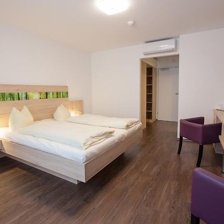 Hotel Zur Pfalz Kandel Eksteriør billede