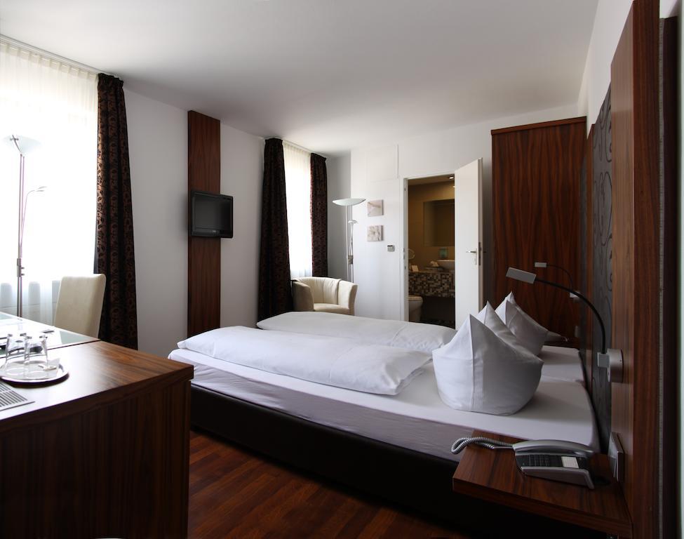 Hotel Zur Pfalz Kandel Værelse billede