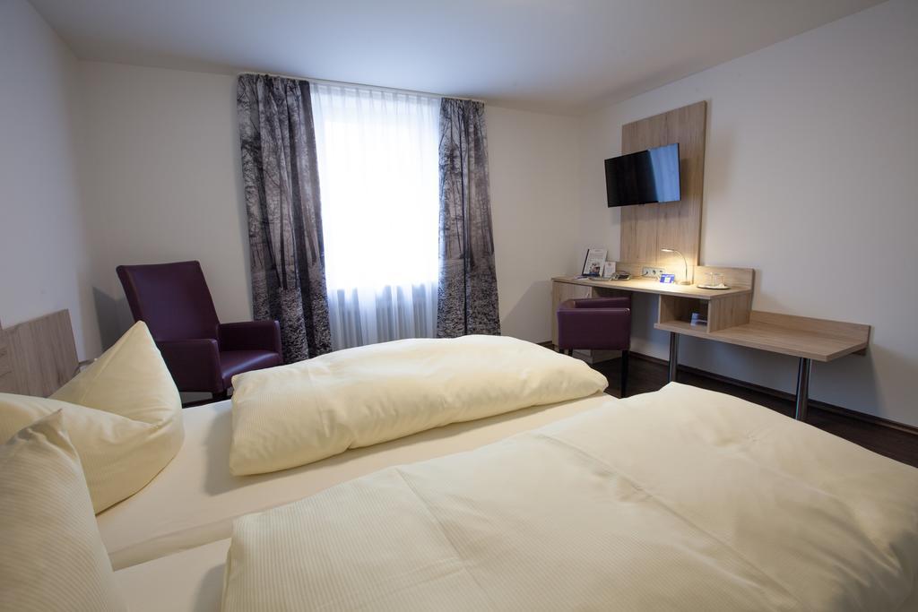 Hotel Zur Pfalz Kandel Eksteriør billede