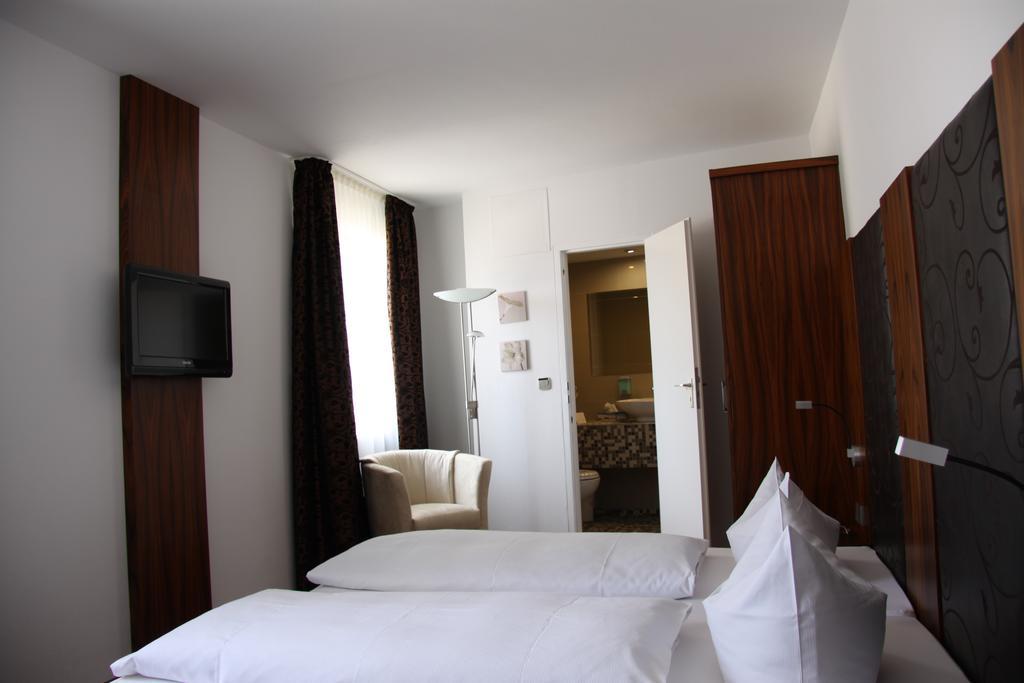 Hotel Zur Pfalz Kandel Eksteriør billede