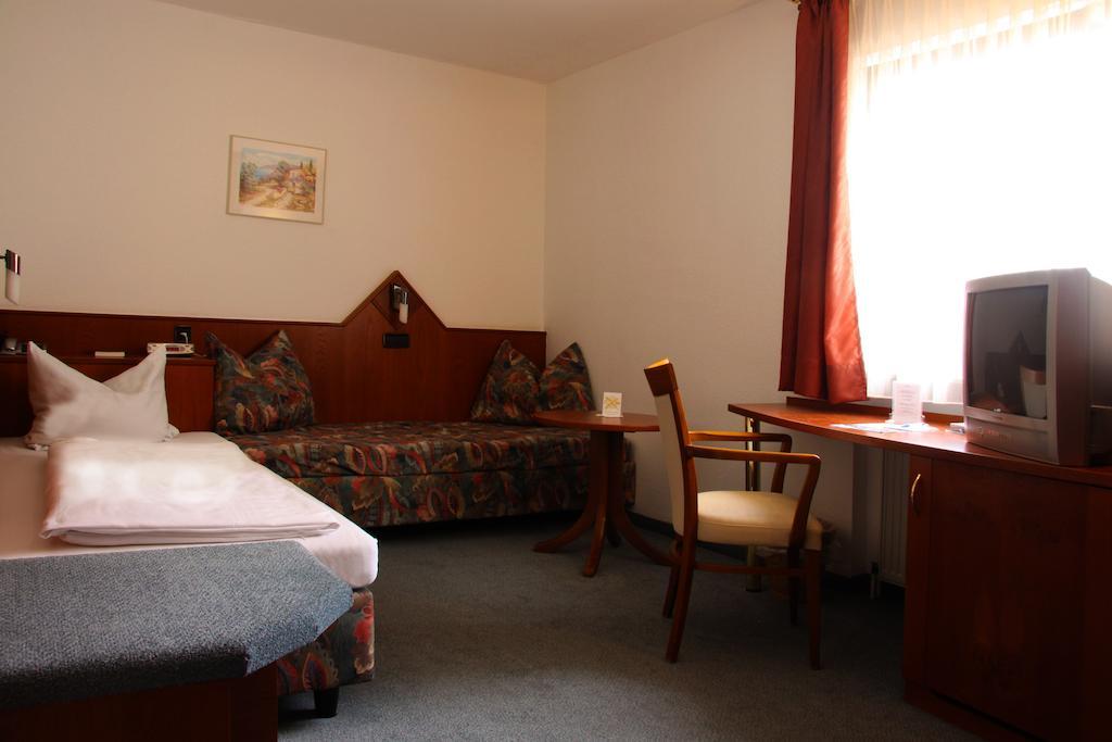 Hotel Zur Pfalz Kandel Værelse billede